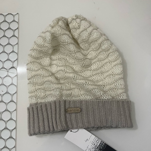 Kensie Accessories - Kensie Ivory and Taupe Knit Beanie